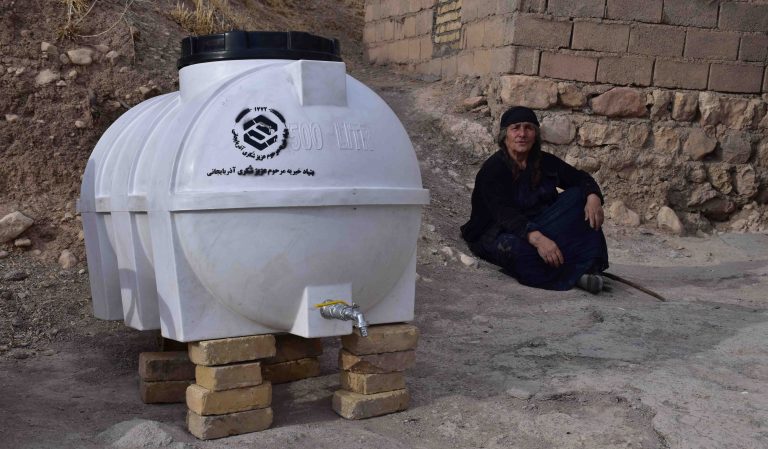آبرسانی به روستاهای گهواره