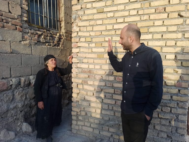کمک بنیاد خیریه شُکری به خانم خورشیدسوار