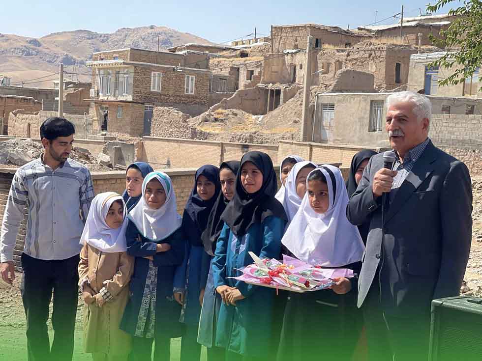 مدرسه شش کلاسه در روستای بابازید شهرستان هرسین